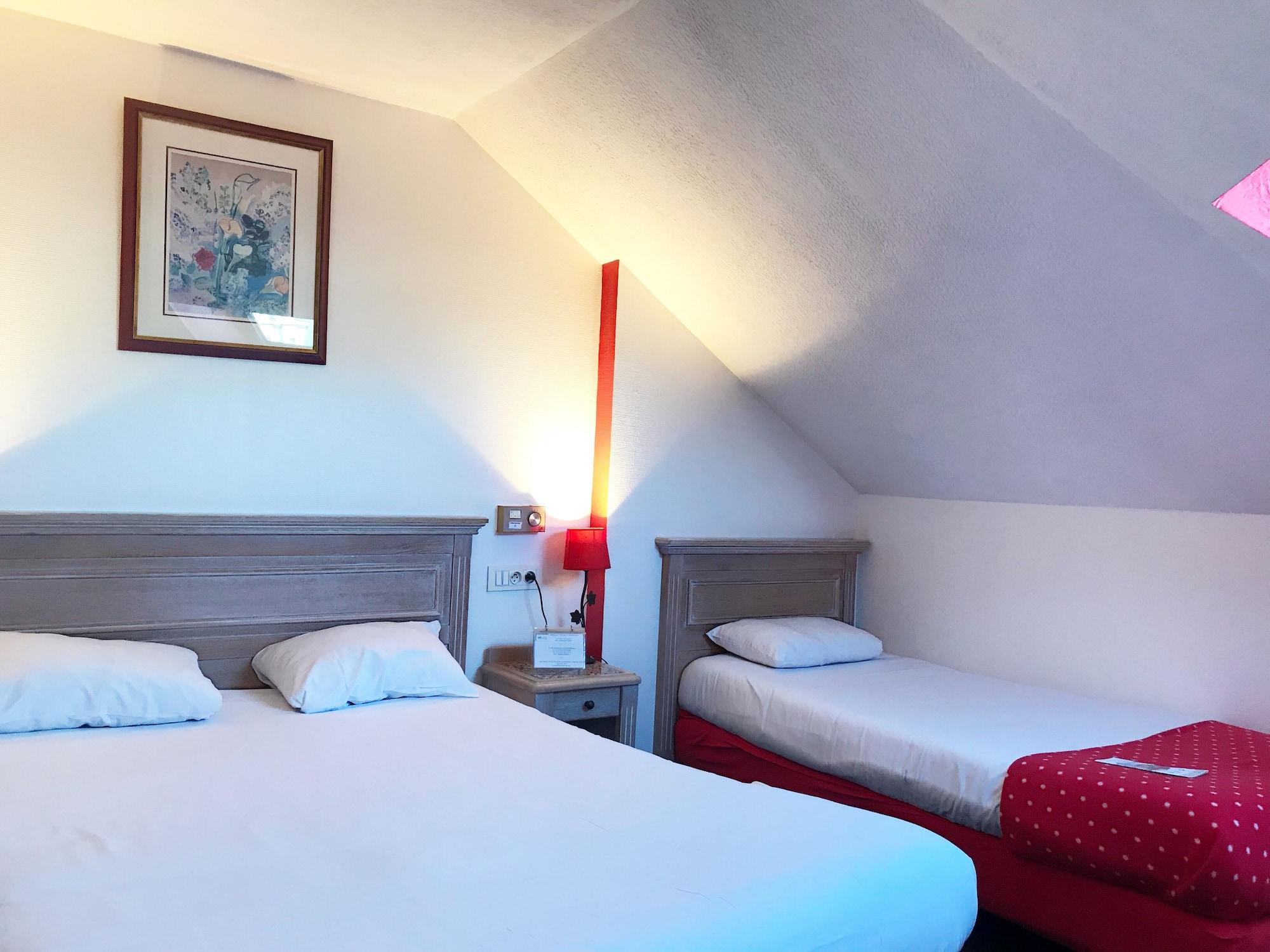 Brit Hotel Aux Sacres Reims, Centre Historique Екстериор снимка