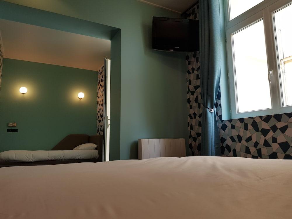 Brit Hotel Aux Sacres Reims, Centre Historique Екстериор снимка