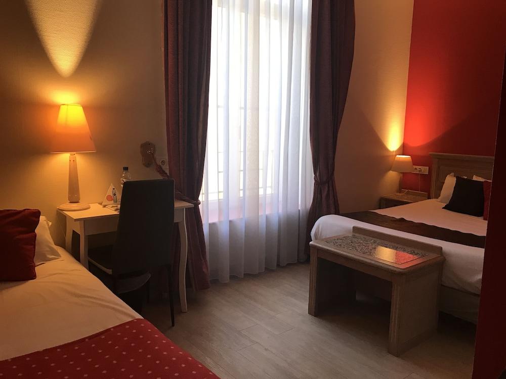 Brit Hotel Aux Sacres Reims, Centre Historique Екстериор снимка
