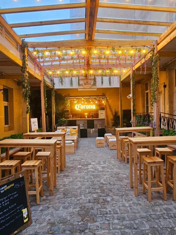 Brit Hotel Aux Sacres Reims, Centre Historique Екстериор снимка