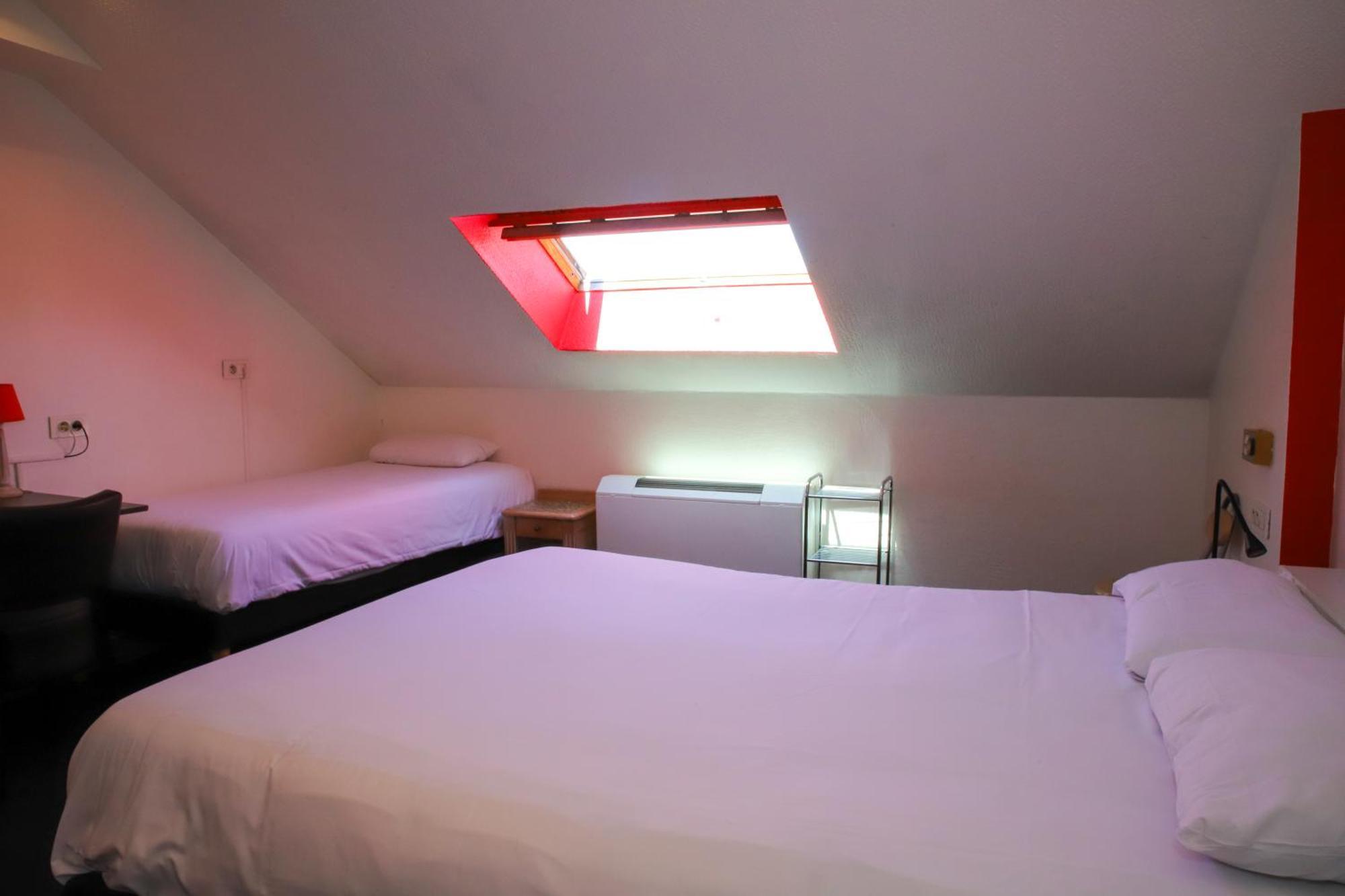 Brit Hotel Aux Sacres Reims, Centre Historique Екстериор снимка