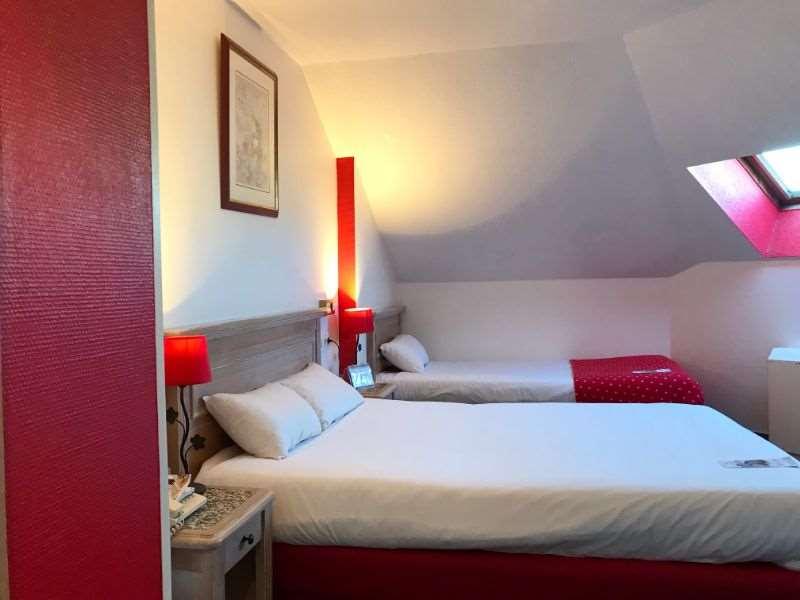 Brit Hotel Aux Sacres Reims, Centre Historique Стая снимка